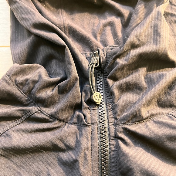 Lululemon women jacket black size 6 - Picture 3 of 5
